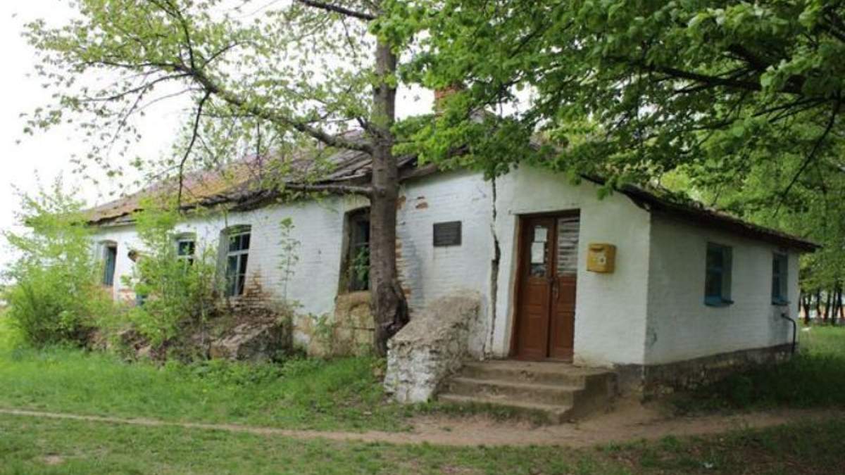 Колхозная контора, а теперь – почта: 150-летний дом автора колядки "Щедрик" разваливается на глазах