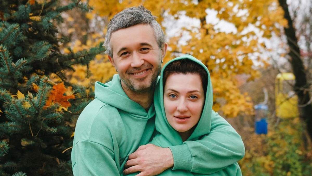 Сергей Бабкин прогулялся по Вене перед операцией: фото с женой