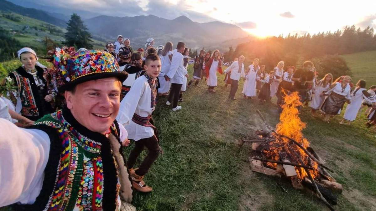 Магия гор: Дмитрий Комаров праздновал Ивана Купала в месте невероятной красоты – видео