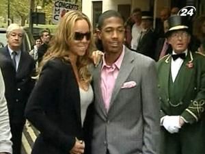 Мерая Кері з чоловіком назвали сина на честь кімнати у власному домі Мерая Кері з чоловіком назвали сина на честь кімнати у власному домі