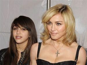 Мадонна записала новую песню с дочерью 