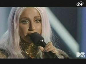 Лейді Гага випустила новий сингл "The Edge of Glory" Лейді Гага випустила новий сингл "The Edge of Glory"