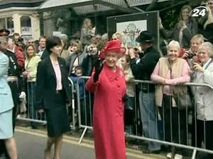 Королева Єлизавета ІІ розпочинає візит до Ірландії