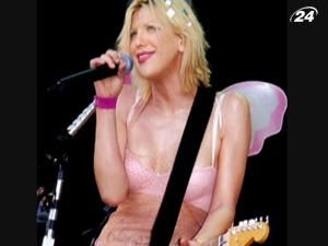 Кортни Лав стала наркозависимой после вечеринки Чарли Шина Кортни Лав стала наркозависимой после вечеринки Чарли Шина