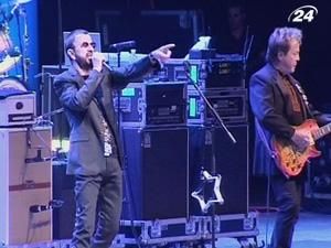 В Україні вперше виступив барабанщик "Beatles" Рінго Старр В Україні вперше виступив барабанщик "Beatles" Рінго Старр
