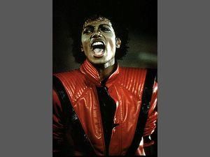 Куртку Майкла Джексона продадуть за 400 тисяч доларів