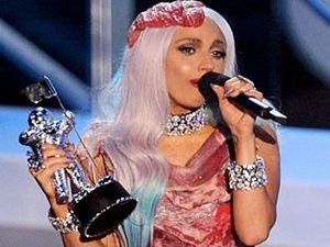 М'ясну сукню Леді Гаги виставлять в музеї Залу слави рок-н-ролу М'ясну сукню Леді Гаги виставлять в музеї Залу слави рок-н-ролу