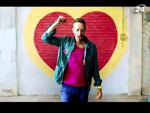 Coldplay презентует видеоклип "Every Teardrop Is a Waterfall" 
