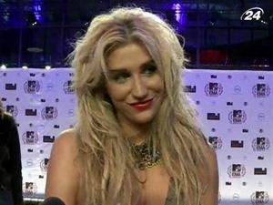 Ke$ha обещает в скором времени порадовать меломанов новым альбомом Ke$ha обещает в скором времени порадовать меломанов новым альбомом