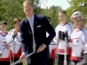 Принц Уильям попробовал себя в хоккее Принц Уильям попробовал себя в хоккее