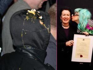 Леді Гагу закидали яйцями Леді Гагу закидали яйцями