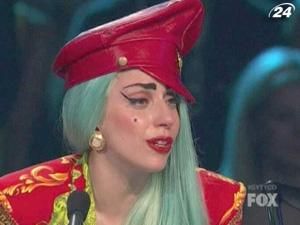 Леди Гага расплакалась в прямом эфире одного из телешоу