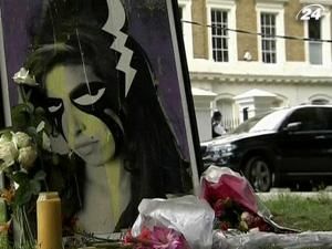 Накануне смерти Эми Уайнхаус покупала наркотики Накануне смерти Эми Уайнхаус покупала наркотики