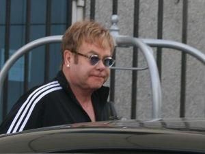 Элтон Джон спел на свадьбе в России Элтон Джон спел на свадьбе в России