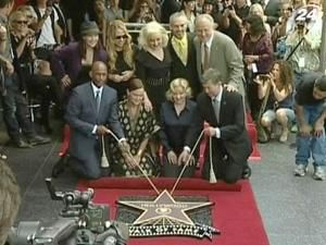 Группа The Go-Go's получила собственную звезду на Аллее славы в Лос-Анджелесе Группа The Go-Go's получила собственную звезду на Аллее славы в Лос-Анджелесе