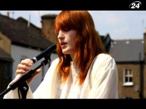 Группа Florence and the Machine записала второй студийный альбом Группа Florence and the Machine записала второй студийный альбом