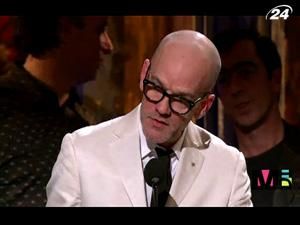 Группа R.E.M. завершила музыкальную карьеру Группа R.E.M. завершила музыкальную карьеру