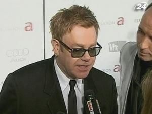 Элтон Джон планирует снять о себе биографический фильм "Rocketman" Элтон Джон планирует снять о себе биографический фильм "Rocketman"
