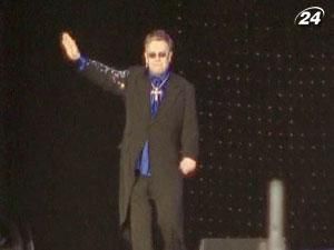 Сэр Элтон Джон едет к украинским меломанам Сэр Элтон Джон едет к украинским меломанам