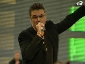 Джордж Майкл попал в больницу с диагнозом "пневмония"