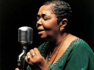 З життя пішла "босонога діва" Сезарія Евора З життя пішла "босонога діва" Сезарія Евора