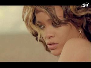 Ріана близько року приховує роман з Крісом Брауном Ріана близько року приховує роман з Крісом Брауном