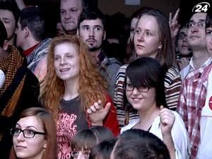 Сергей Жадан и «Собаки в космосе» презентовали новую программу "Оружие пролетариата" Сергей Жадан и «Собаки в космосе» презентовали новую программу "Оружие пролетариата"