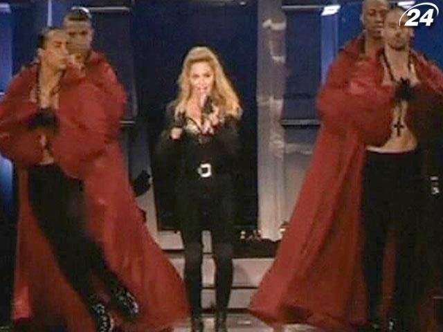 Мадонна начала турне в поддержку альбома "MDNA" Мадонна начала турне в поддержку альбома "MDNA"