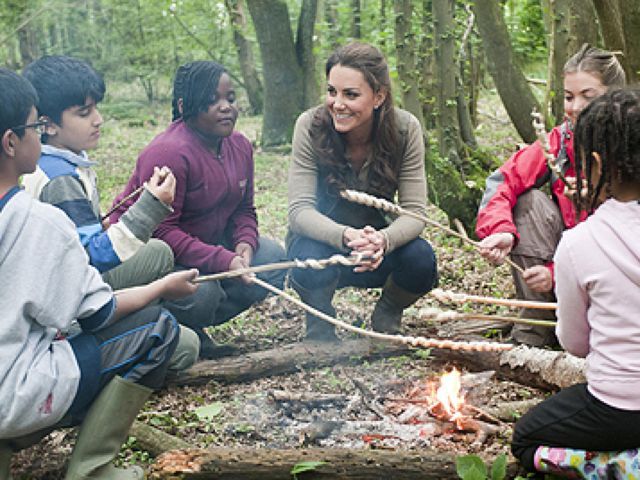 Кейт Міддлтон розповіла дітям, як бути принцесою Кейт Міддлтон розповіла дітям, як бути принцесою