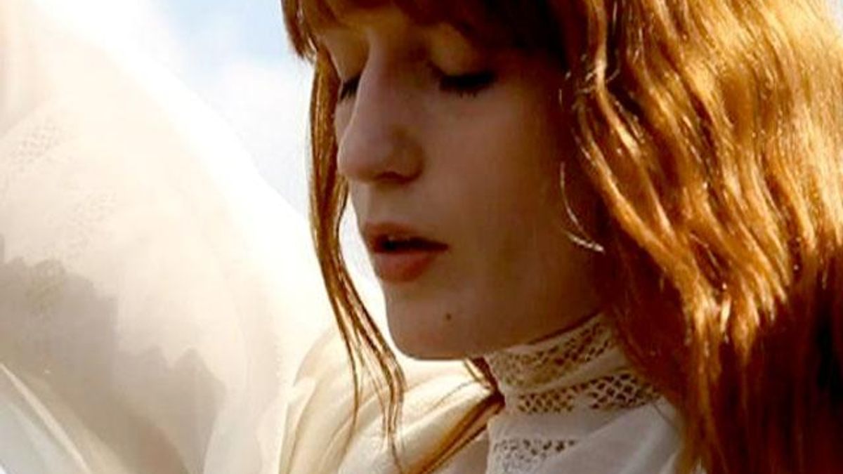 Вокалистка Florence and The Machine - Флоренс Уэлш потеряла голос