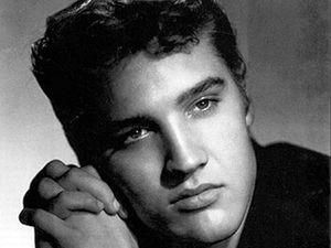 Біблію Елвіса Преслі із його коментарями продадуть у вересні Біблію Елвіса Преслі із його коментарями продадуть у вересні