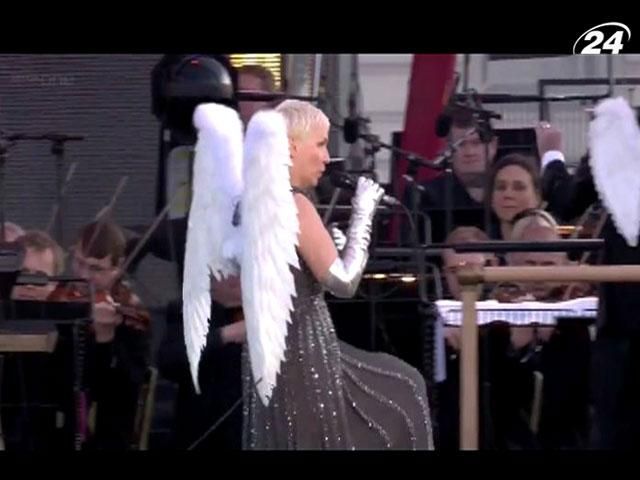 Певица Энни Леннокс вышла замуж в третий раз Певица Энни Леннокс вышла замуж в третий раз