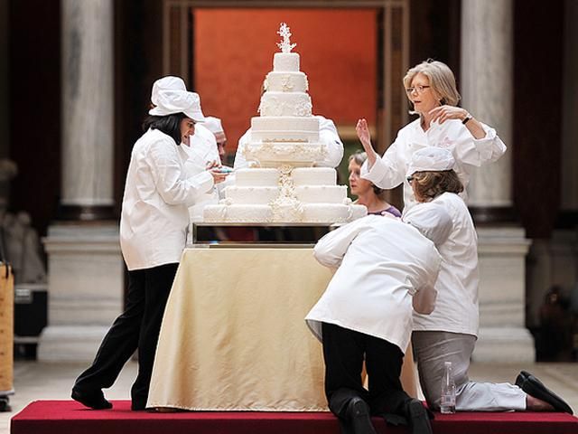 С аукциона продадут кусок королевского торта со свадьбы 1973 года С аукциона продадут кусок королевского торта со свадьбы 1973 года