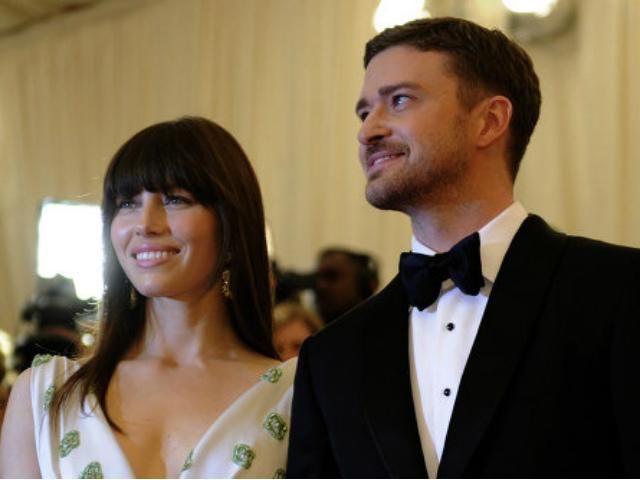 Джастін Тімберлейк та Джесіка Біл одружилися Джастін Тімберлейк та Джесіка Біл одружилися