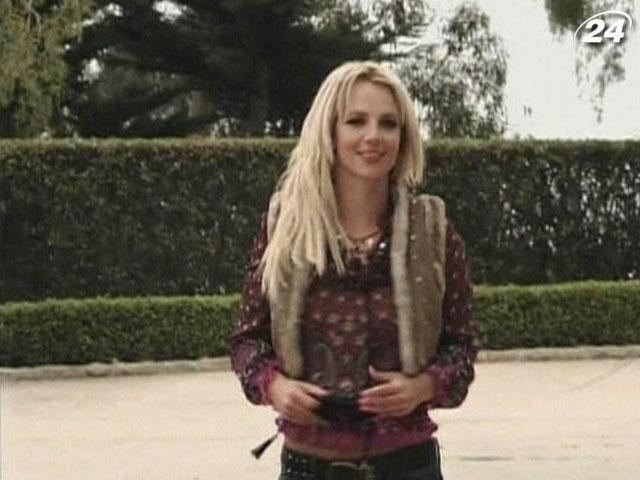 Спирс разорвала помолвку и покинула судейство в "Х-факторе" Спирс разорвала помолвку и покинула судейство в "Х-факторе"