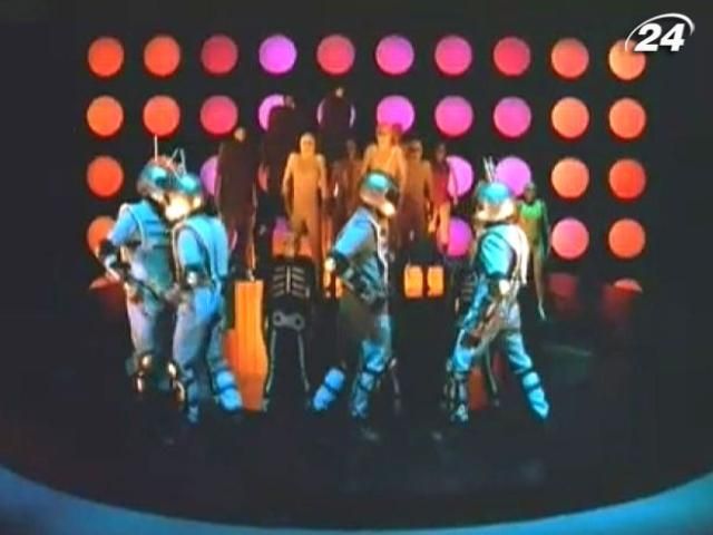 Электронный дуэт Daft Punk готовит новый альбом Электронный дуэт Daft Punk готовит новый альбом