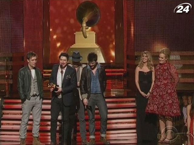 В США прошла церемония награждения лучших певцов Grammy-2013 В США прошла церемония награждения лучших певцов Grammy-2013