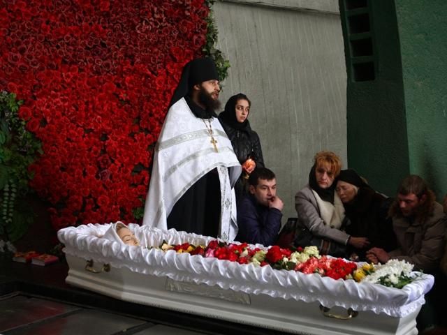 Певицу Оксану Хожай похоронили Певицу Оксану Хожай похоронили