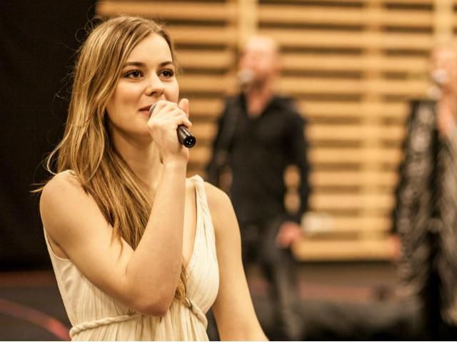 Фаворитка "Євробачення" зустрілась із українським богатирем (Фото) Фаворитка "Євробачення" зустрілась із українським богатирем (Фото)