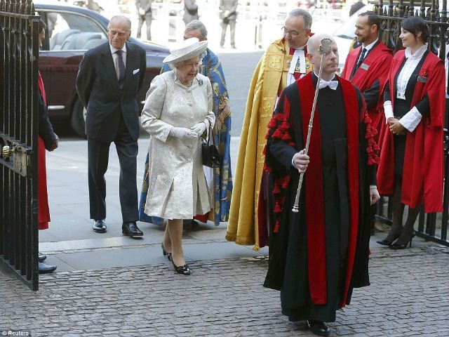 У Великобританії розпочалося святкування 60-річного ювілею коронації Єлизавети II (Фото)