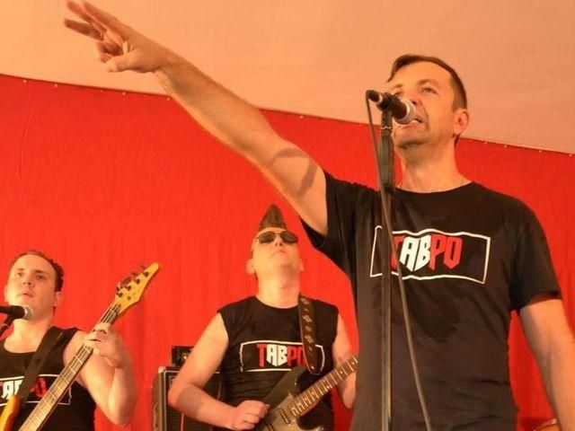 Нардеп-свободовец выпустил музыкальный альбом "Фашист" (Видео) Нардеп-свободовец выпустил музыкальный альбом "Фашист" (Видео)