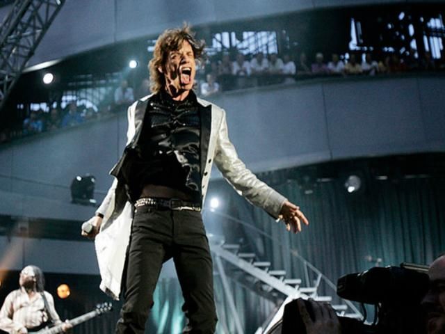 Женщина родила прямо во время выступления The Rolling Stones Женщина родила прямо во время выступления The Rolling Stones