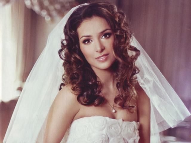 Злата Огневич блистала в свадебном платье, но замуж не вышла (Фото) Злата Огневич блистала в свадебном платье, но замуж не вышла (Фото)