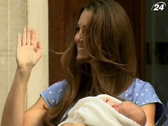 Королева Великобританії вперше побачила свого правнука