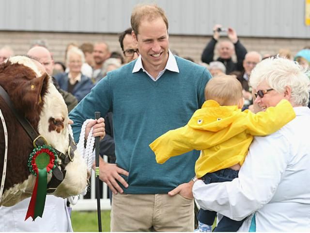 Принц Вільям розповів, як няньчився зі своїм сином Принц Вільям розповів, як няньчився зі своїм сином