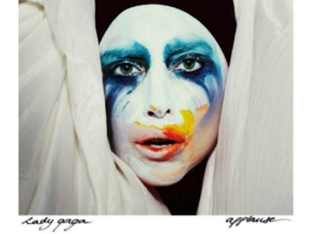 Леди Гага показала клип на песню "Applause"