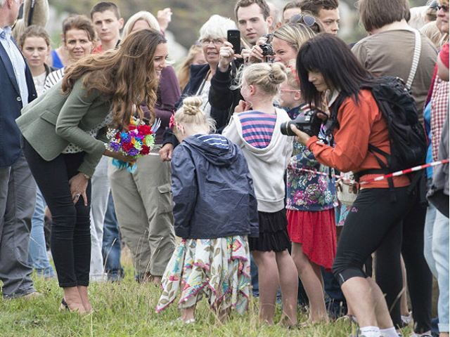 Кейт Миддлтон с новыми силами вернулась к работе после рождения сына Кейт Миддлтон с новыми силами вернулась к работе после рождения сына