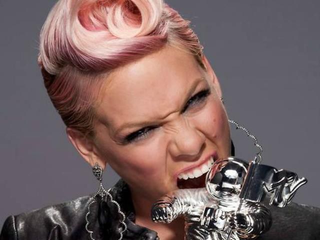 Певица Пинк стала женщиной года Певица Пинк стала женщиной года