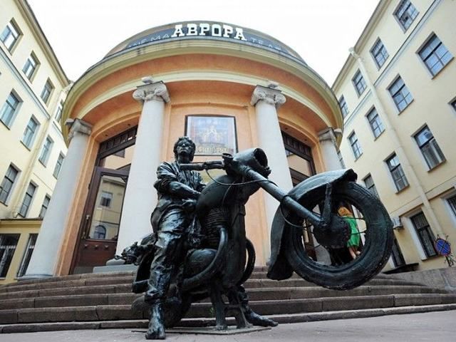 Памятные места, связанные с Цоем (Фото) Памятные места, связанные с Цоем (Фото)