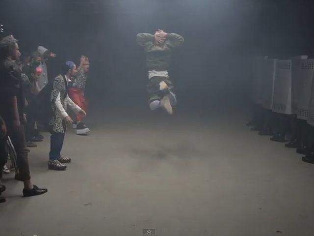 Quest Pistols підтримали Євромайдан кліпом (Відео) Quest Pistols підтримали Євромайдан кліпом (Відео)